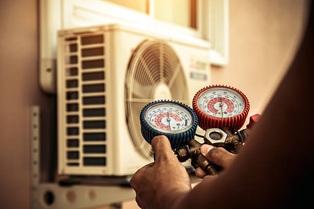 Professional Hvac technician working in Foley, AL